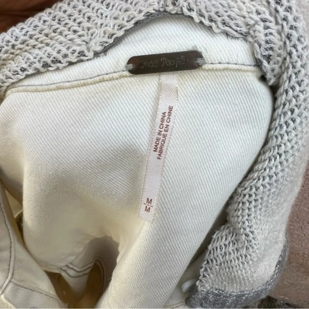 Free People distressed denim jacket with knit sleeves and hood - Size‎ M - Picture 5 of 12